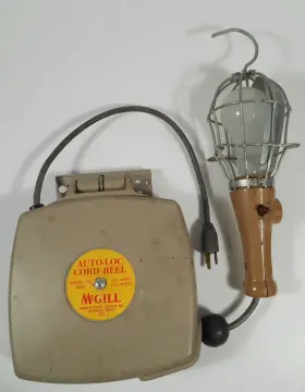 8550 MCGILL Cord Light Volt